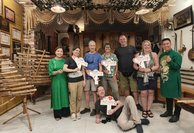 Biểu diễn cho khách Du lịch nước ngoài